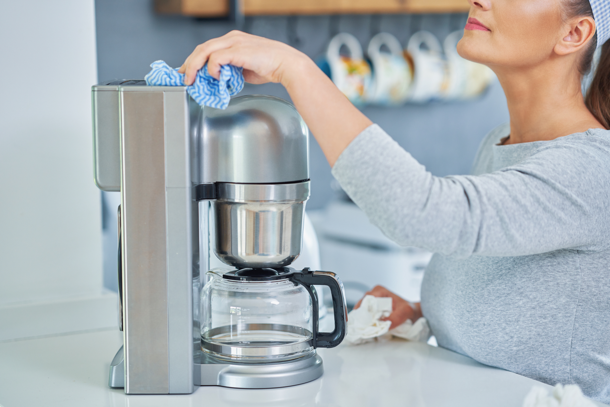Kaffeekanne beim Entkalken – Rückstände vermeiden